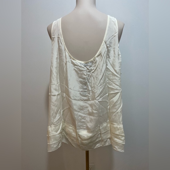 J. Crew NWT Drapey tiered top in crepe de chine in ivory - Picture 6 of 7